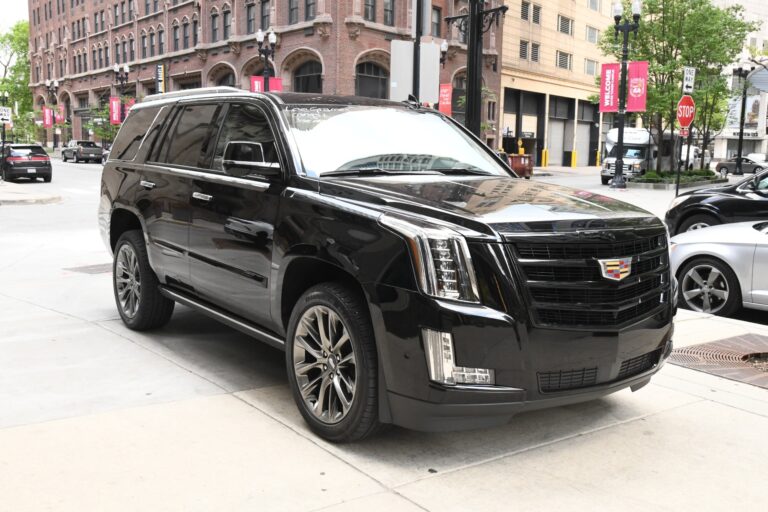 Cadillac Escalade (2015 2020) lug bolt pattern, tyre size data and